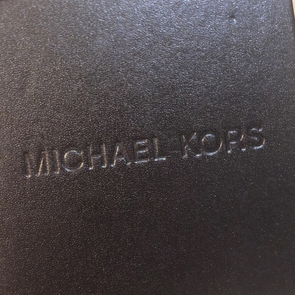 Michael Kors Watch in Salmon Pink - Picture 3 of 4